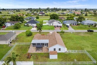 1715 NE 2nd Ave in Cape Coral, FL - Building Photo - Building Photo