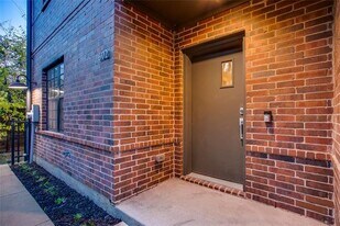 602 Finley Ct in Dallas, TX - Building Photo