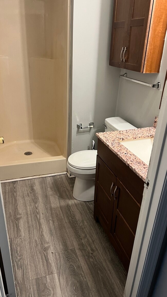 326 E High St, Unit 2 in Lexington, KY - Foto de edificio - Building Photo