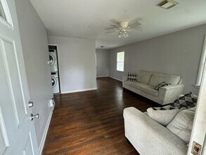 303 S Valentine St, Unit 303 in Little Rock, AR - Foto de edificio - Building Photo