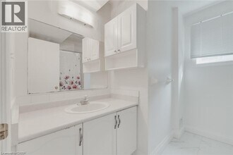 347 Keewatin Ave in Kitchener, ON - Building Photo - Building Photo