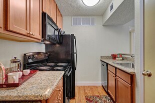 Acacia Park in Odessa, TX - Building Photo