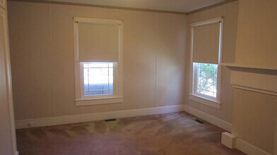 487 Pocahontas Ave, Unit B in Ronceverte, WV - Building Photo - Building Photo