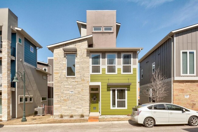 2012 Cleese Dr in Austin, TX - Foto de edificio - Building Photo