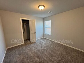 928 Dusky Valley Ln in Chickasha, OK - Building Photo - Building Photo