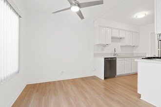 IDAH525 in Santa Monica, CA - Building Photo - Interior Photo