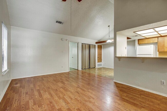 1000 Milford Way in Austin, TX - Building Photo - Building Photo