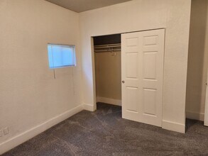 Y Street, Unit Apt 1 in Sacramento, CA - Foto de edificio - Building Photo