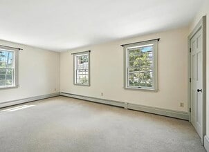 74 Second St, Unit 1 in Hallowell, ME - Building Photo - Building Photo