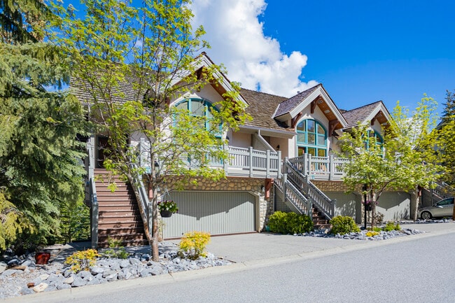 5 Antelope Ln in Banff, AB - Building Photo - Building Photo