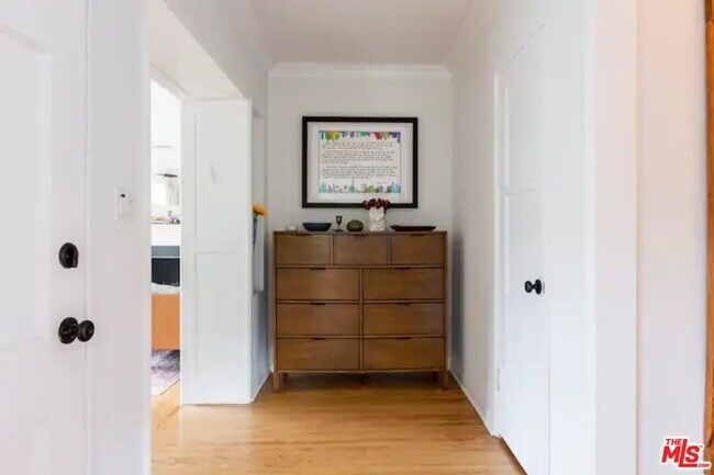 1972 Stearns Dr in Los Angeles, CA - Building Photo - Building Photo