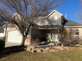 2526 Dalton Dr in Springville, UT - Building Photo