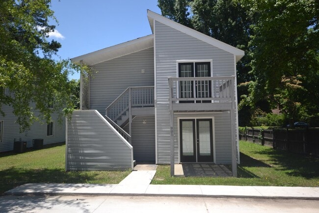 property at 901 Hancock St