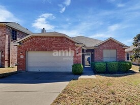 608 Denali Dr in Arlington, TX - Building Photo