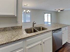 2865 N Silver Island Way in Tucson, AZ - Building Photo - Building Photo