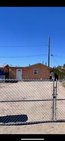 6356 Morongo Rd in Twentynine Palms, CA - Building Photo