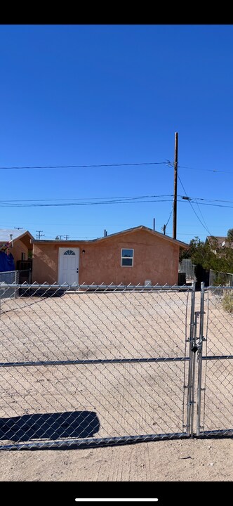 6356 Morongo Rd in Twentynine Palms, CA - Building Photo