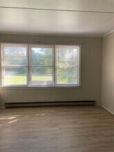 310 S Wadesboro Blvd-Unit -310 S. WADESBORO BLVD APT #11 in Mount Gilead, NC - Building Photo - Building Photo