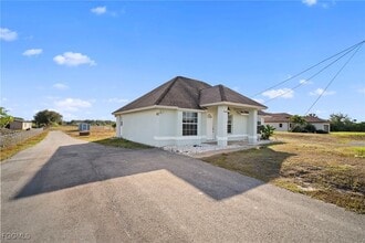 4080 24th Ave NE in Naples, FL - Building Photo - Building Photo