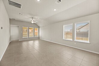 1330 Lakeside Crk Rd in Magnolia, TX - Building Photo - Building Photo
