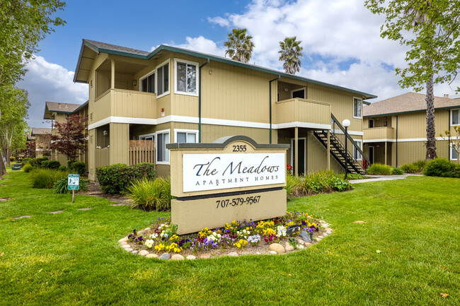 The Meadows in Santa Rosa, CA - Foto de edificio - Building Photo