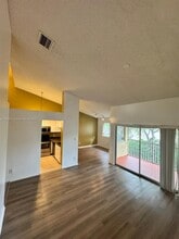 911 Coral Club Dr in Coral Springs, FL - Building Photo - Building Photo