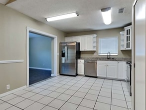 1290 Tuxford Dr in Brandon, FL - Building Photo - Building Photo