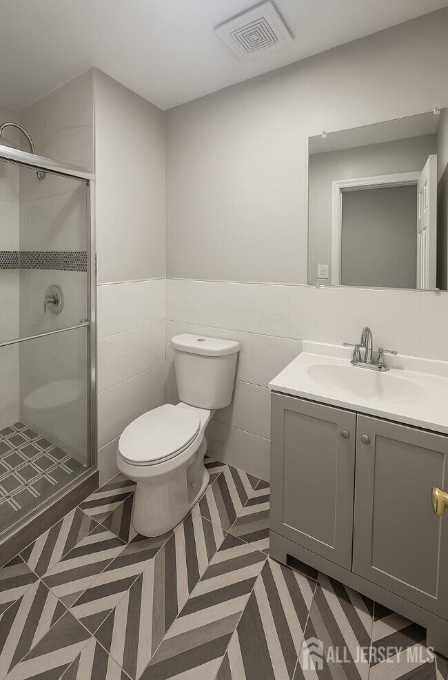 340 Bowler Ct in Piscataway, NJ - Building Photo - Building Photo