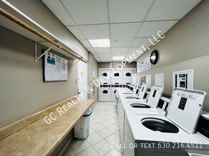 9001 Golf Rd in Des Plaines, IL - Building Photo - Building Photo