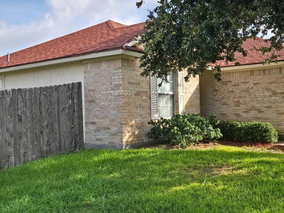 3113 Manitoulin Island Dr in Corpus Christi, TX - Building Photo