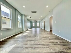 37 High St in Green Island, NY - Building Photo - Building Photo