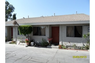 121 N Susan St in Santa Ana, CA - Building Photo - Building Photo