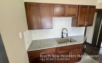 11100 Lincoln Ave in Garfield Heights, OH - Building Photo - Building Photo