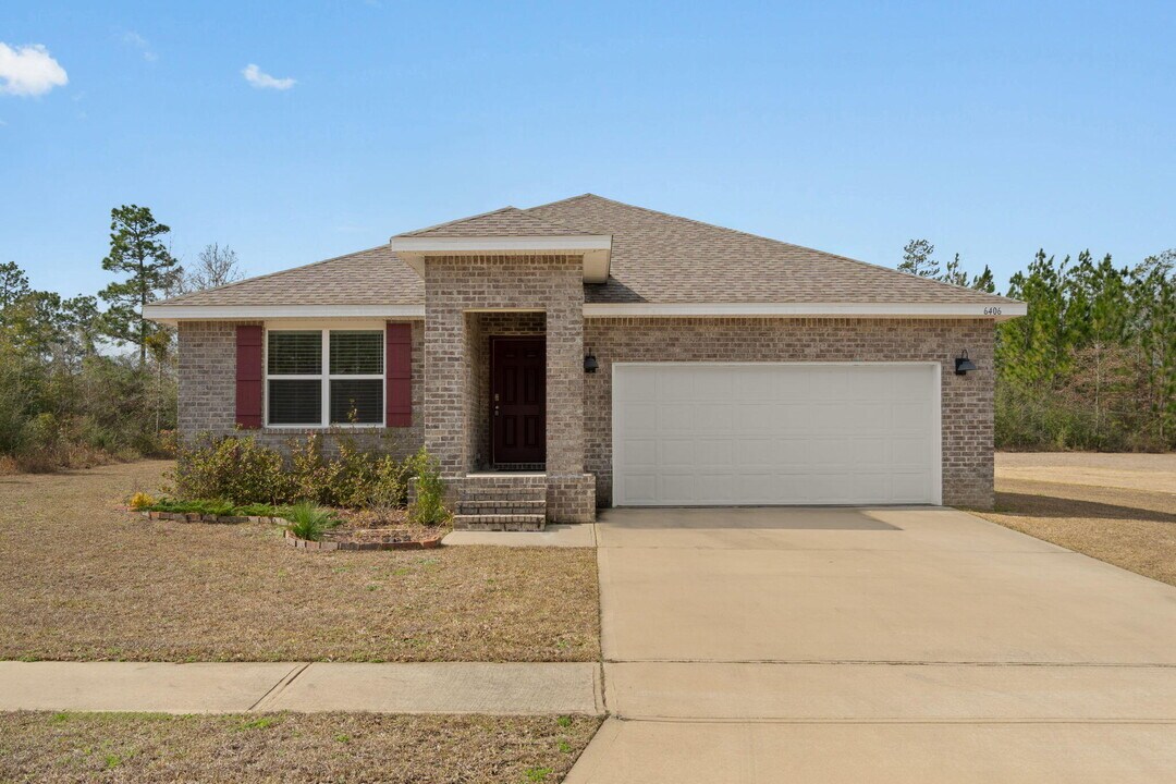 6406 Arcadia Bluffs Ave in Laurel Hill, FL - Building Photo