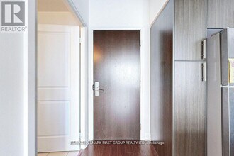 65-PH65 Speers Rd in Oakville, ON - Building Photo - Building Photo