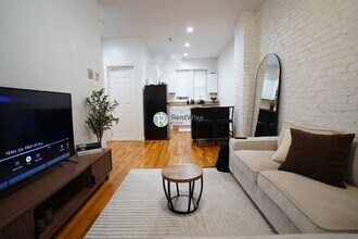 6 Cleveland Pl in Boston, MA - Building Photo - Building Photo