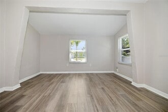 9314 N Ashley St in Tampa, FL - Foto de edificio - Building Photo