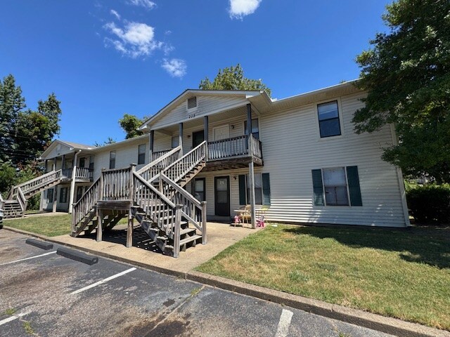 705 W Washington Ave in Union City, TN - Building Photo