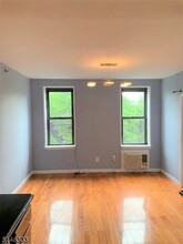 108 Waldo Ave-Unit -2B in Jersey City, NJ - Foto de edificio - Building Photo