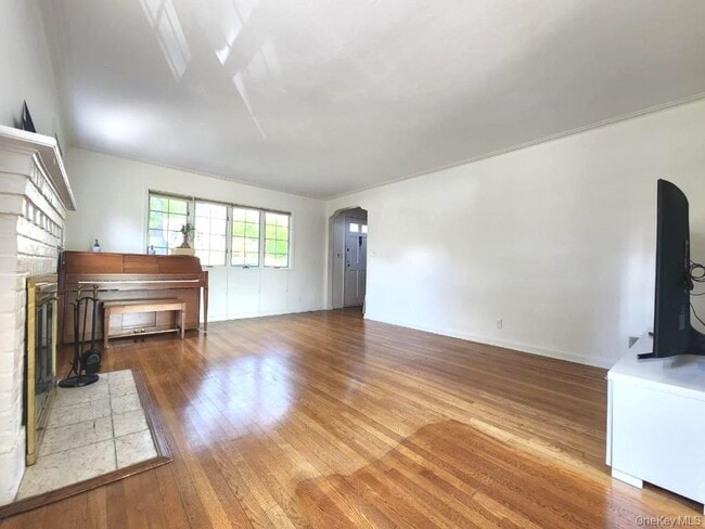 74 Pomona Ave in Yonkers, NY - Building Photo - Building Photo