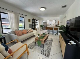 3901 SW 6th St in Coral Gables, FL - Building Photo