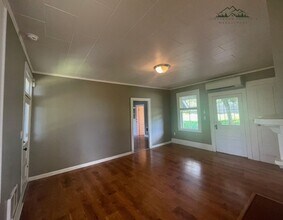 7575 McKenzie Hwy in Springfield, OR - Building Photo - Building Photo