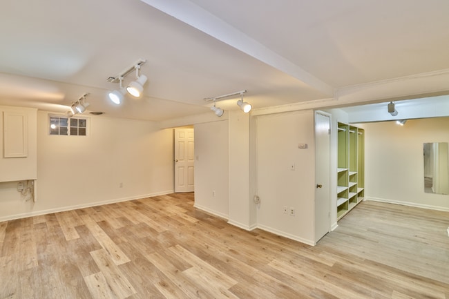 608 Cloverfield Pl in Silver Spring, MD - Building Photo - Building Photo