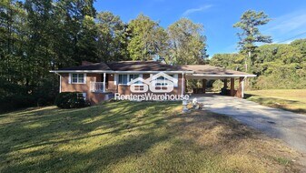 1305 Panola Rd in Stone Mountain, GA - Building Photo