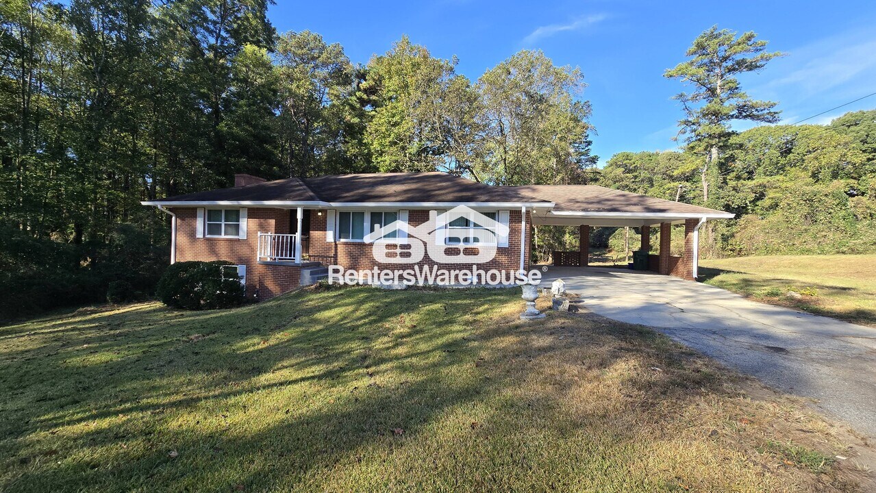 1305 Panola Rd in Stone Mountain, GA - Building Photo