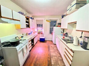 460 Park Dr, Unit B in Boston, MA - Foto de edificio - Building Photo