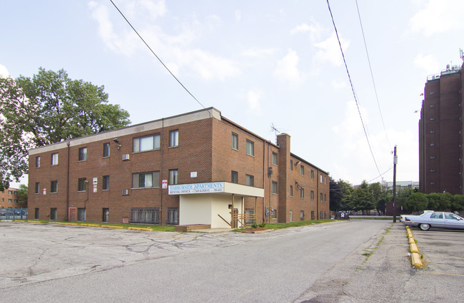 Harborside Apartments in East Chicago, IN - Building Photo - Building Photo