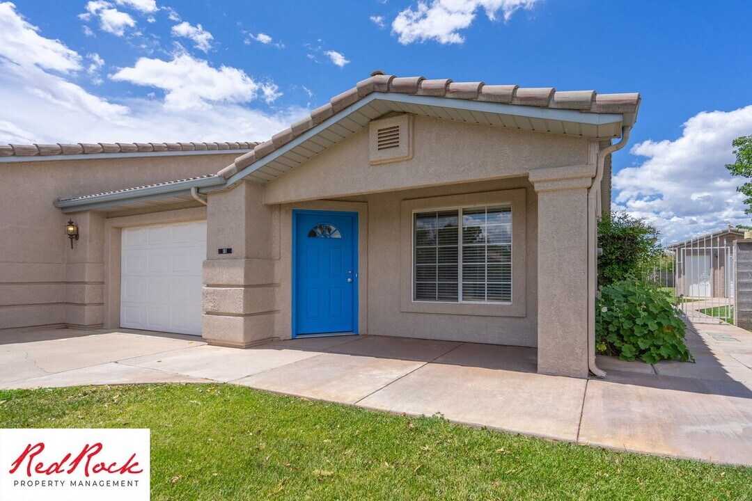 68 S 2250 W in Hurricane, UT - Building Photo