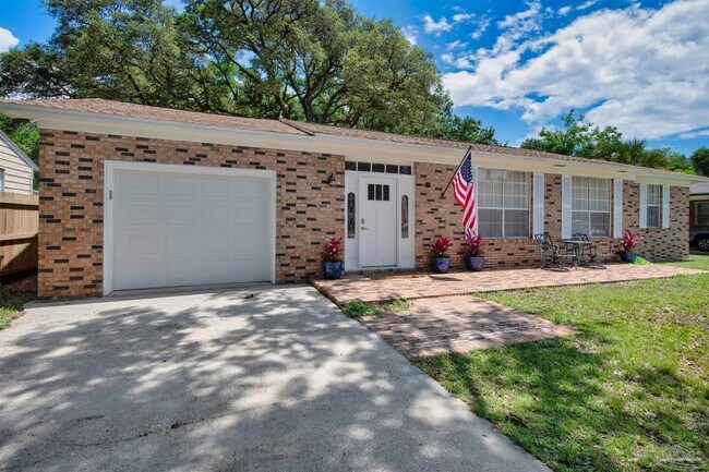 110 Rue Max St in Pensacola, FL - Building Photo - Building Photo