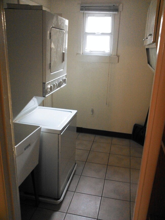 134 S 25th St, Unit 2nd floor